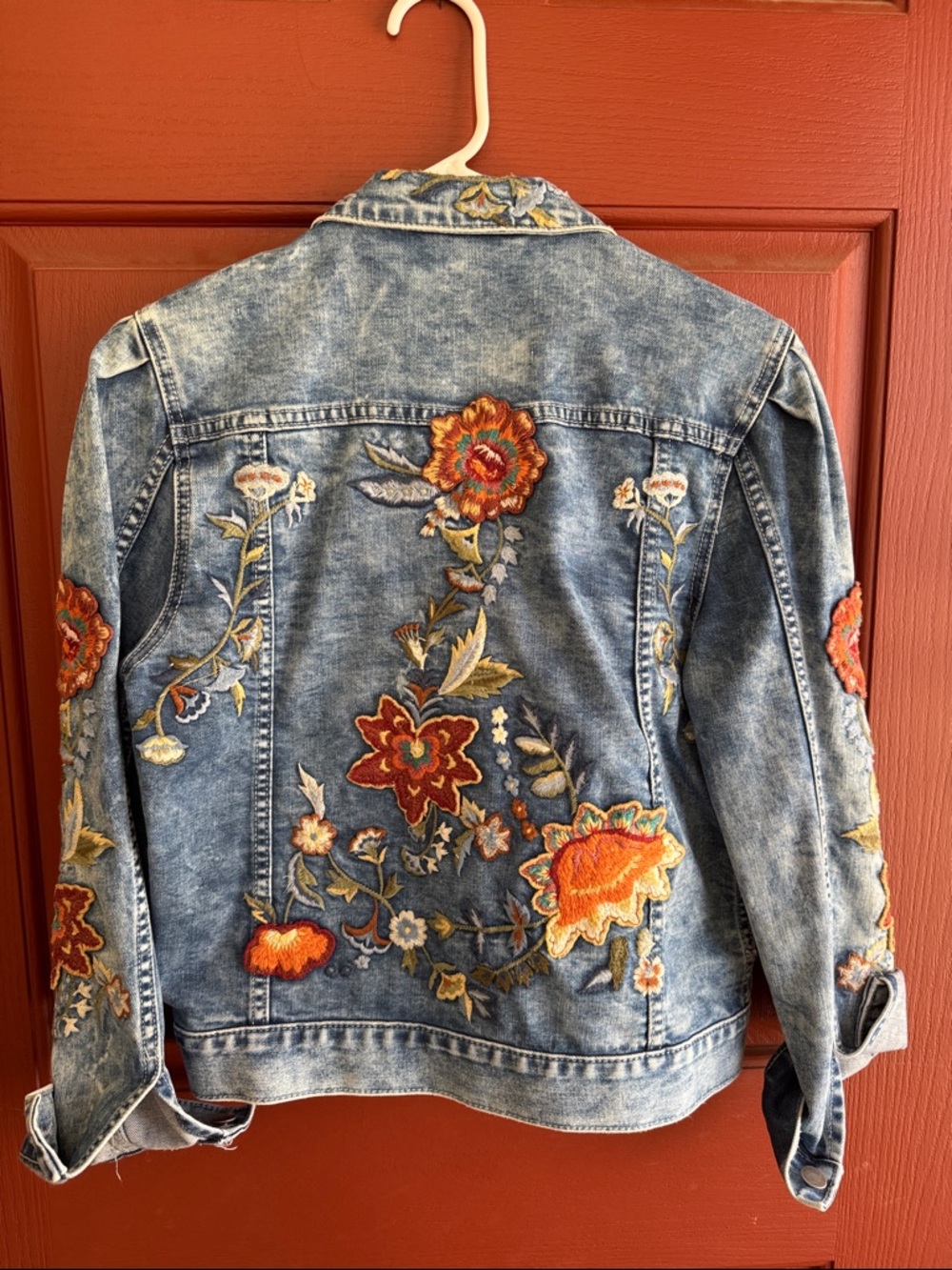 Driftwood Embroidered Floral Light Wash Denim Jacket Small